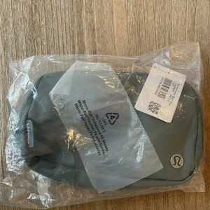 Tidewater Teal Belt Bag